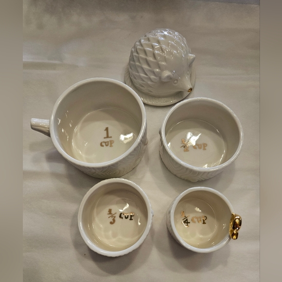 Anthropologie, Hedgehog stacking measuring cups. - Picture 7 of 9